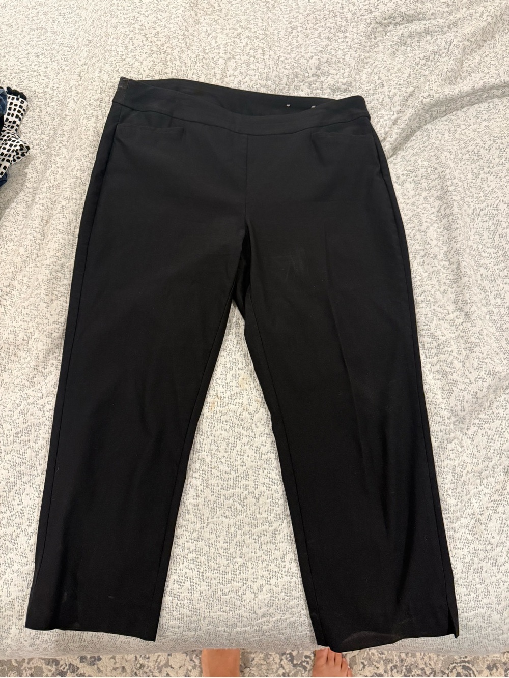 Chico’s Women's Black Pull-On Stretch Straight-Leg Pants
